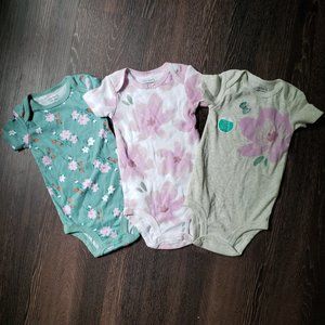 NWOT Carter's Child of Mine Floral Girl's Onesie Pack of 3, size 6-9 months